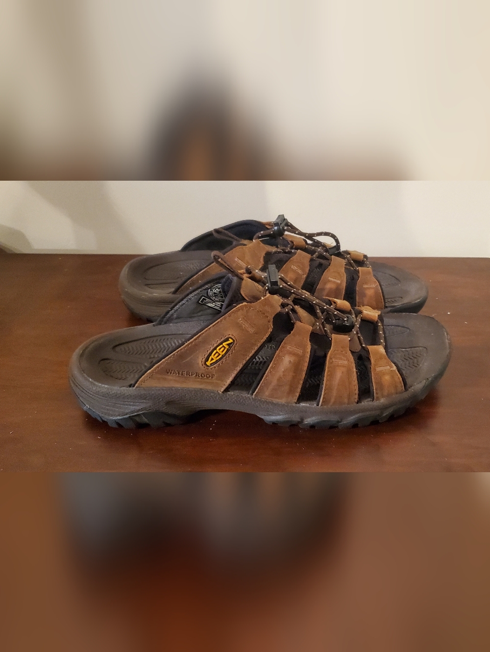 KEEN Men's Brown and Black Leather Outdoor Sandals Mens 9